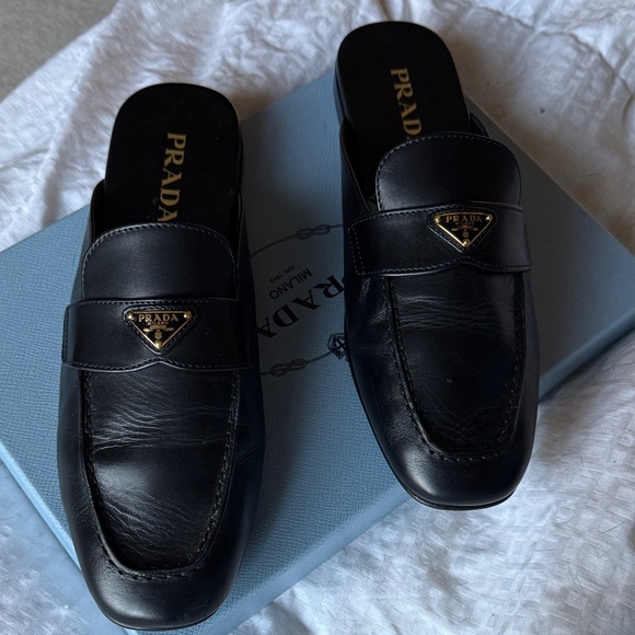Prada Women’s Calzature Donna Black Leather Slip-On Loafers size 40 - Picture 2 of 11
